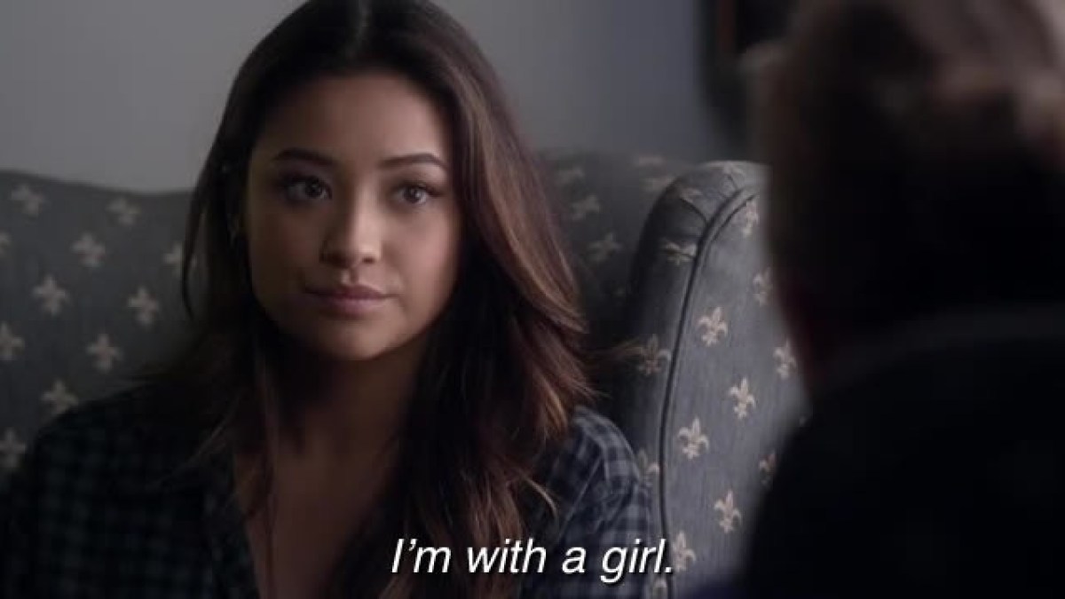 Lesbian Schoolgirls Strap On - Pretty Little Liars Recap 410: The Mirror Has Three Faces and One of Them  is Gay | Autostraddle