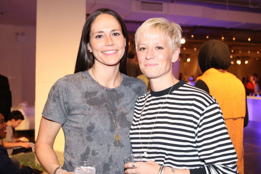 Legendary Wnba Superstar Sue Bird Is Gay And Also Dating Megan Rapinoe Autostraddle 