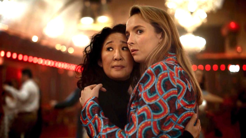 Eve and Villanelle embrace in Killing Eve