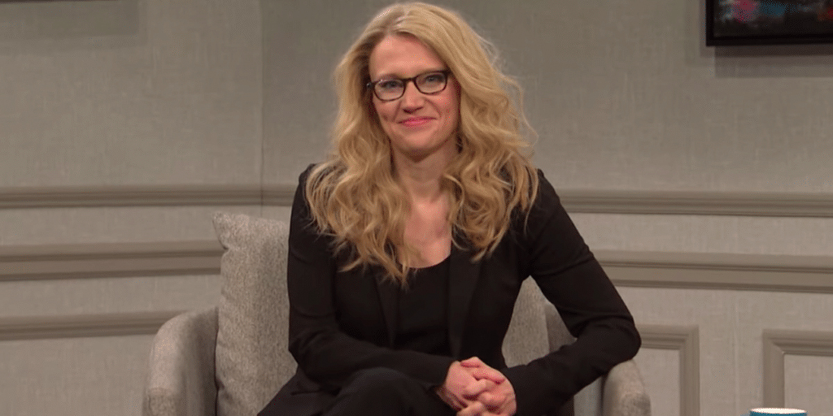 SNL' Skips Doing #Couchgate Sketch, Goes with McKinnon Running Gag Instead  - TheWrap
