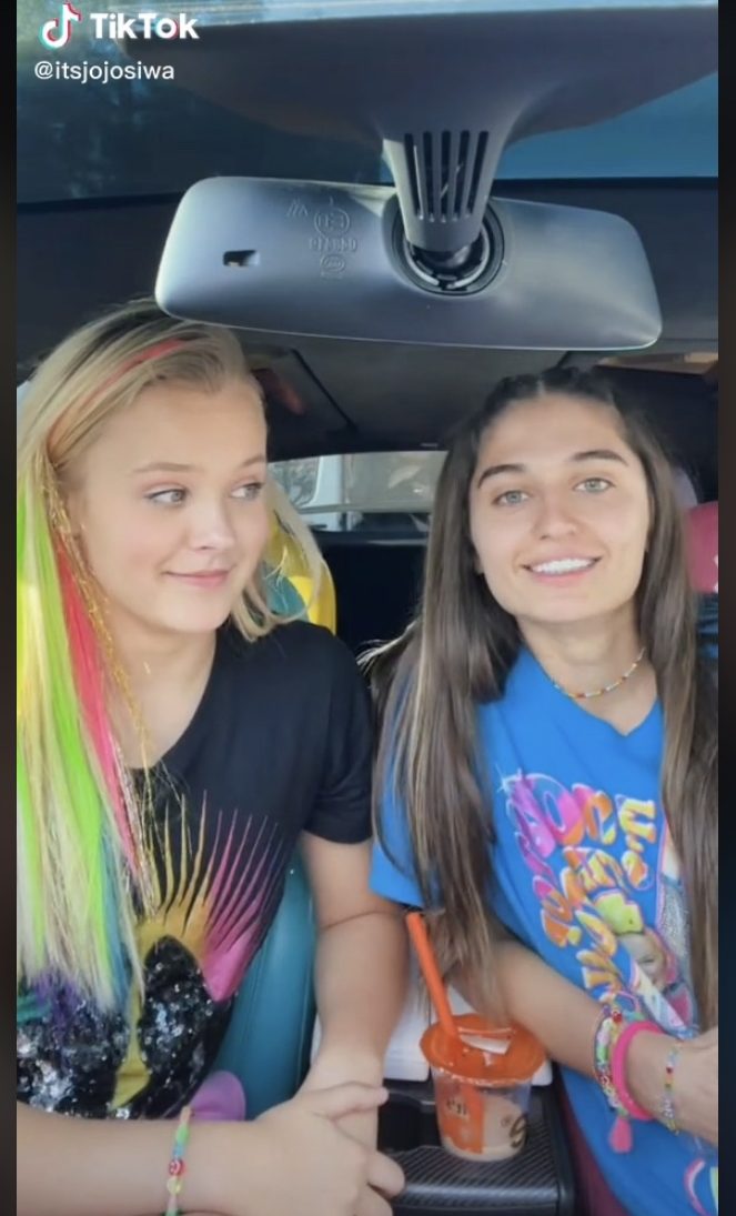 JoJo Siwa Is Dating Avery Cyrus and Lesbian Gossip Tiktok is ABUZZ