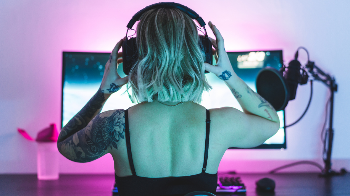 13 LGBTQ+ Twitch Streamers You Should Be Following