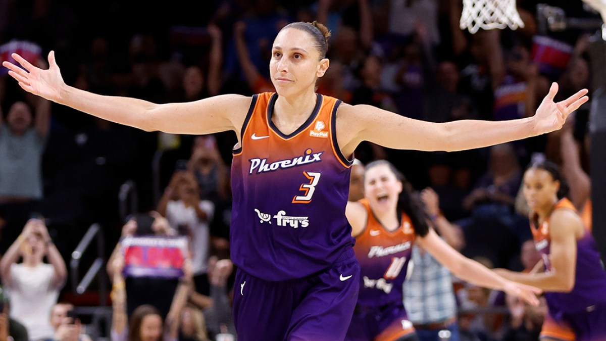 The WNBA's first jerseys are classic '90s throwbacks: baggy