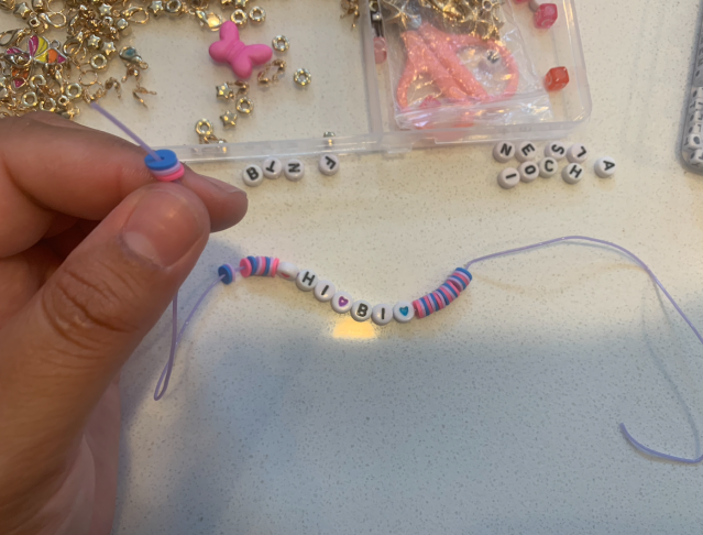 Wanna Trade? A DIY Guide to Making Friendship Bracelets | Autostraddle