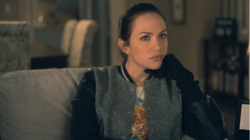 Kate Siegel as Theo Crain