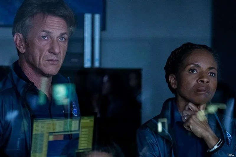 lisa gay hamilton and sean penn are astronauts