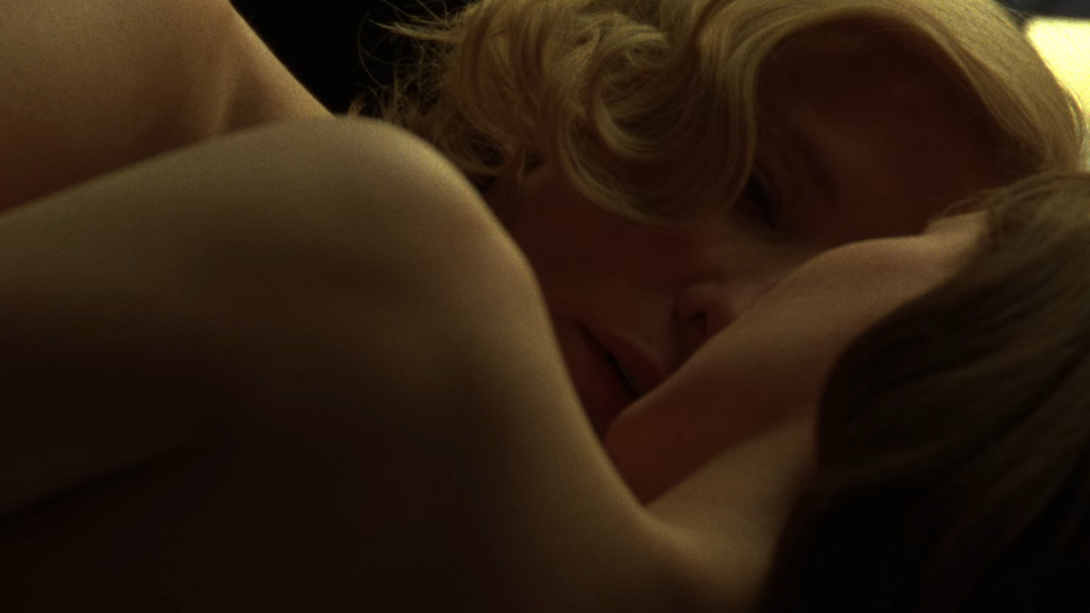 Best lesbian movies #5: Cate Blanchett holds Rooney Mara naked in bed.