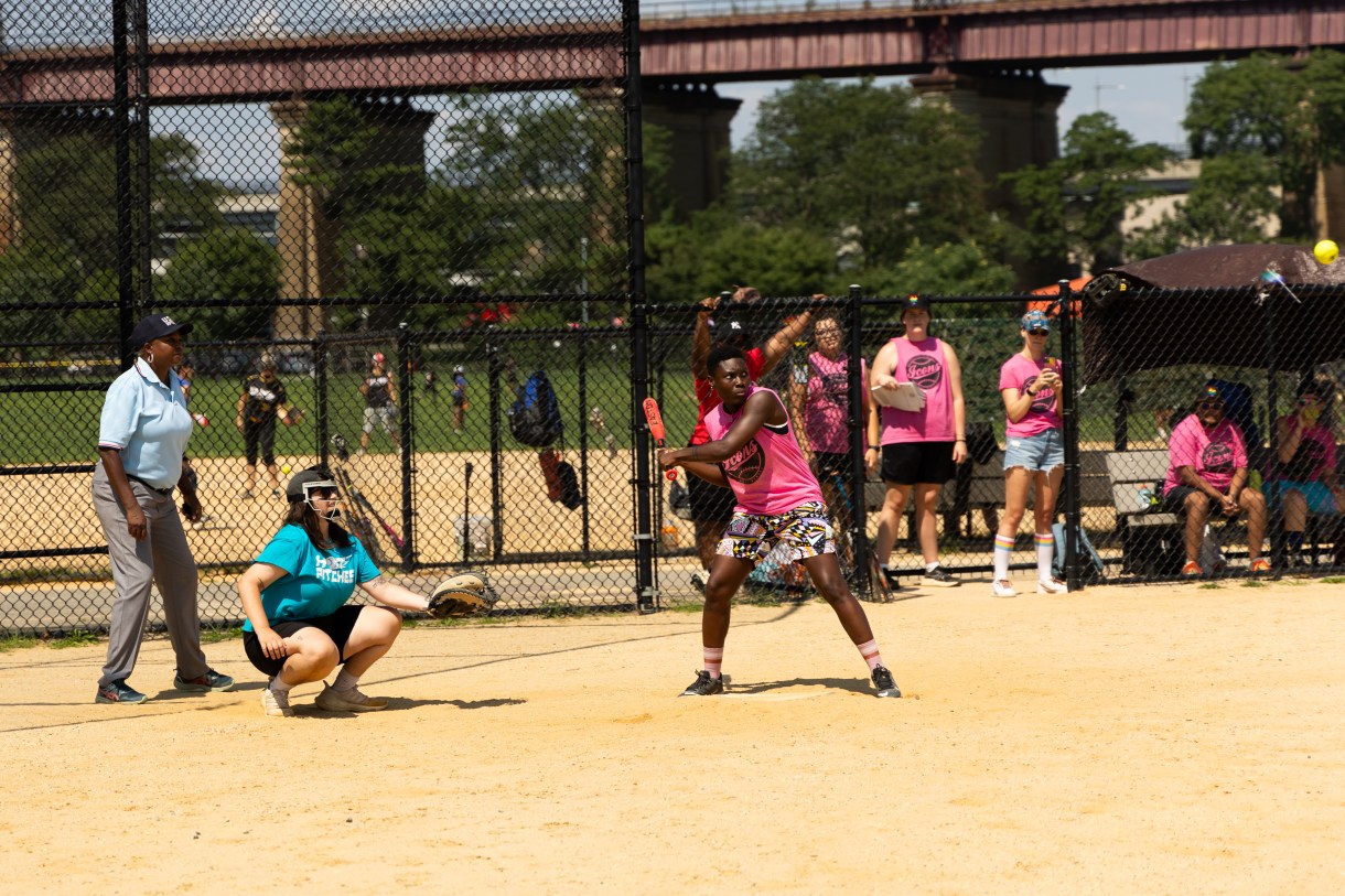 Cynthia Green umpiring for the Hot Pitches and Icons