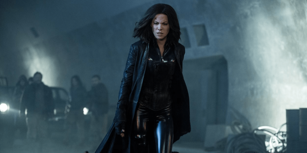 Selene in Underworld in a leather trench