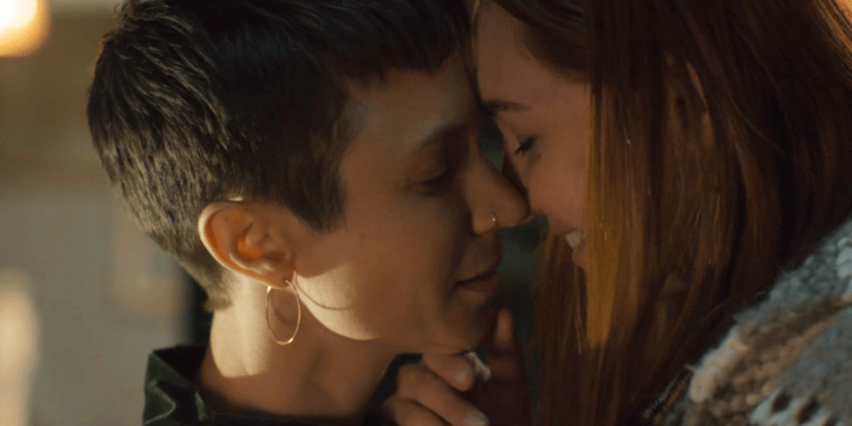 WayHaught kissing in Wynonna Earp: Vengeance