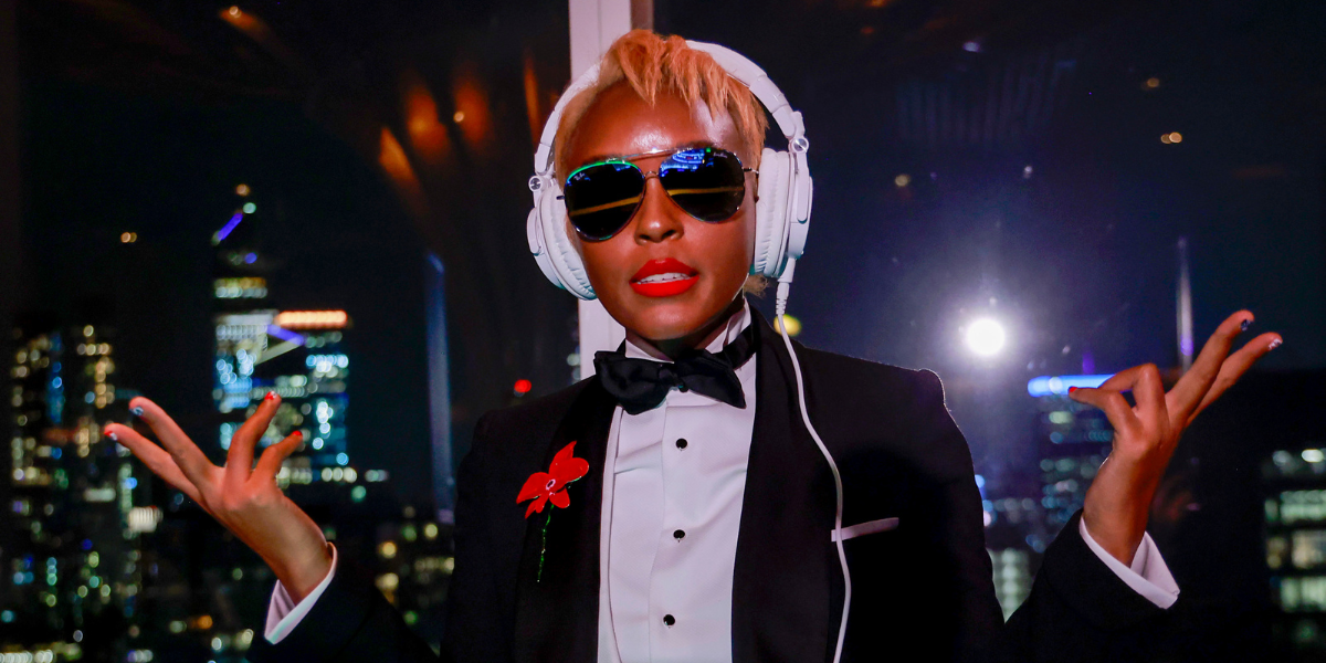 Janelle Monae DJing